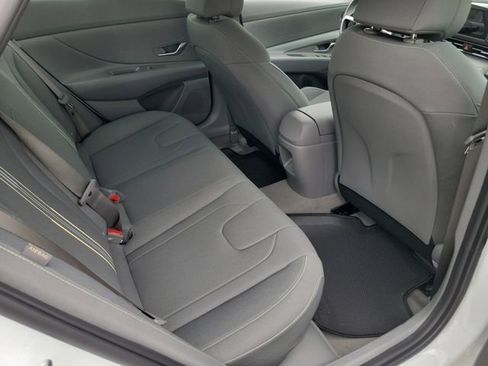 New 2026 Hyundai Elantra Hybrid FWD image 21