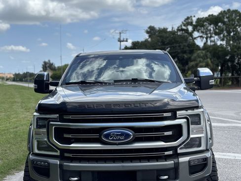Used 2020 Ford F250 Platinum w/ FX4 Off-Road Package AWD/4WD image 3