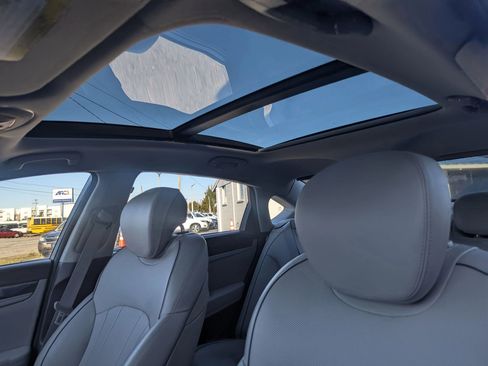 Used 2015 Hyundai Genesis 3.8 w/ Option Group 03 image 17