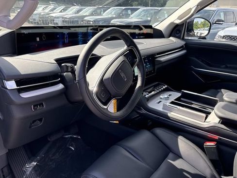 New 2026 Lincoln Navigator Premiere AWD/4WD image 24