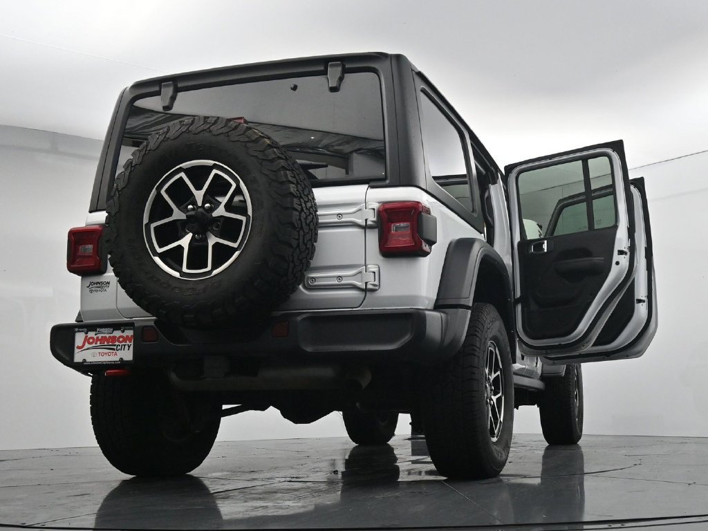 Used 2024 Jeep Wrangler Unlimited Rubicon AWD/4WD image 44