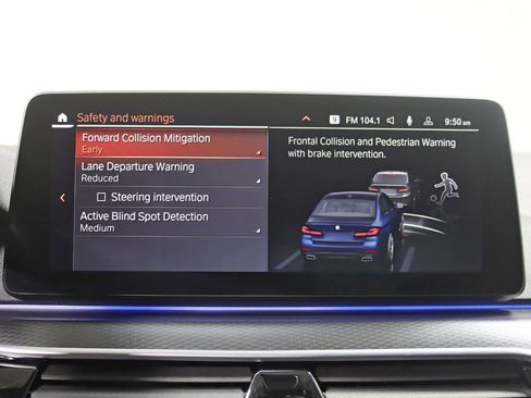 Used 2022 BMW M550i xDrive image 26