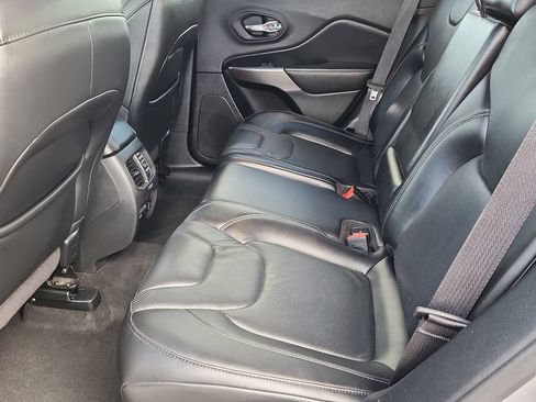 Used 2020 Jeep Cherokee Limited AWD/4WD image 10