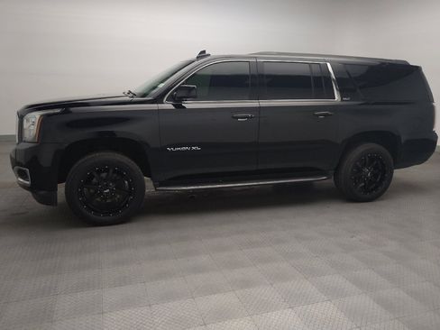 Used 2019 GMC Yukon XL SLT AWD/4WD image 2