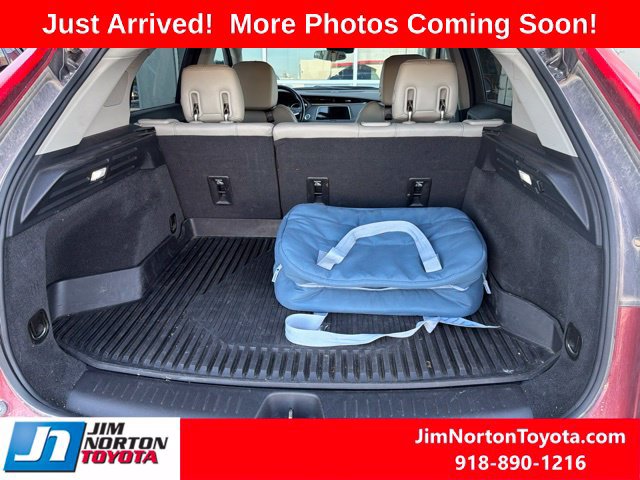 Used 2020 Cadillac XT4 Luxury w/ Cold Weather Package FWD image 6