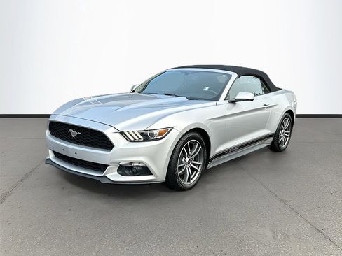 Used 2015 Ford Mustang Premium image 3
