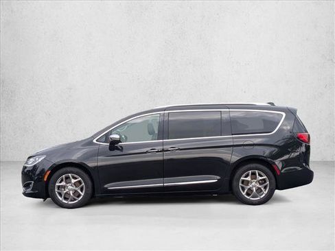 Used 2020 Chrysler Pacifica Limited FWD image 9