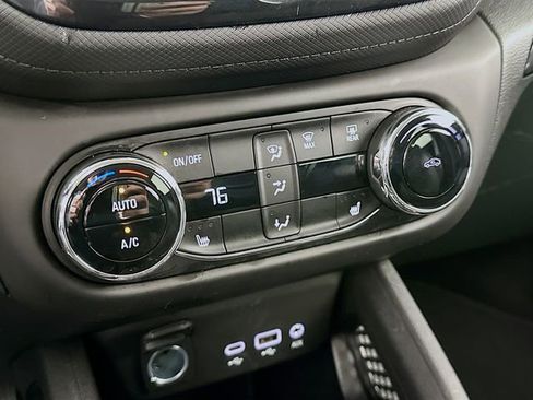 Used 2023 Chevrolet TrailBlazer LT w/ Convenience Package image 14