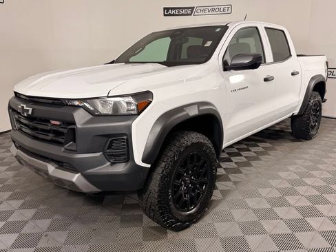 Used 2025 Chevrolet Colorado Trail Boss AWD/4WD image 2