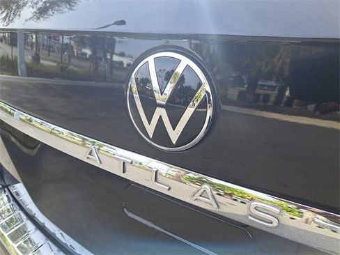 Used 2022 Volkswagen Atlas SE image 6