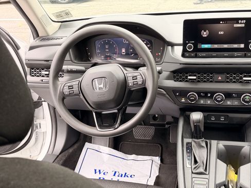 Used 2023 Honda Accord EX image 16