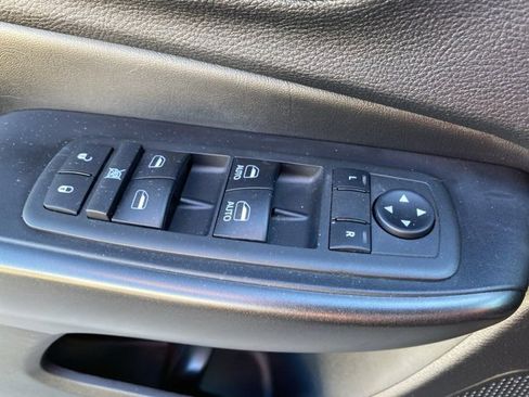 Used 2019 Jeep Cherokee Trailhawk w/ Cold Weather Group image 29