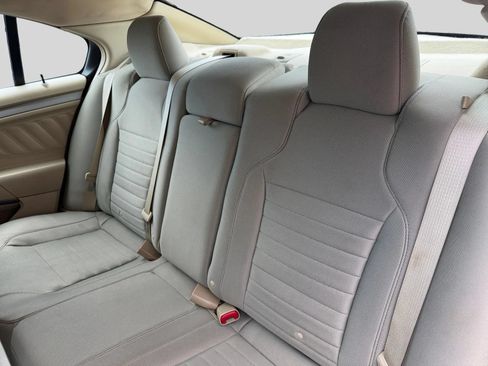Used 2014 Ford Taurus SE FWD image 13