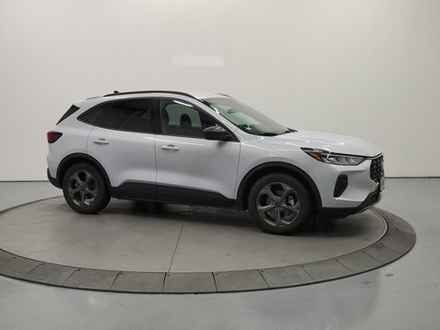 Used 2025 Ford Escape ST-Line FWD image 9