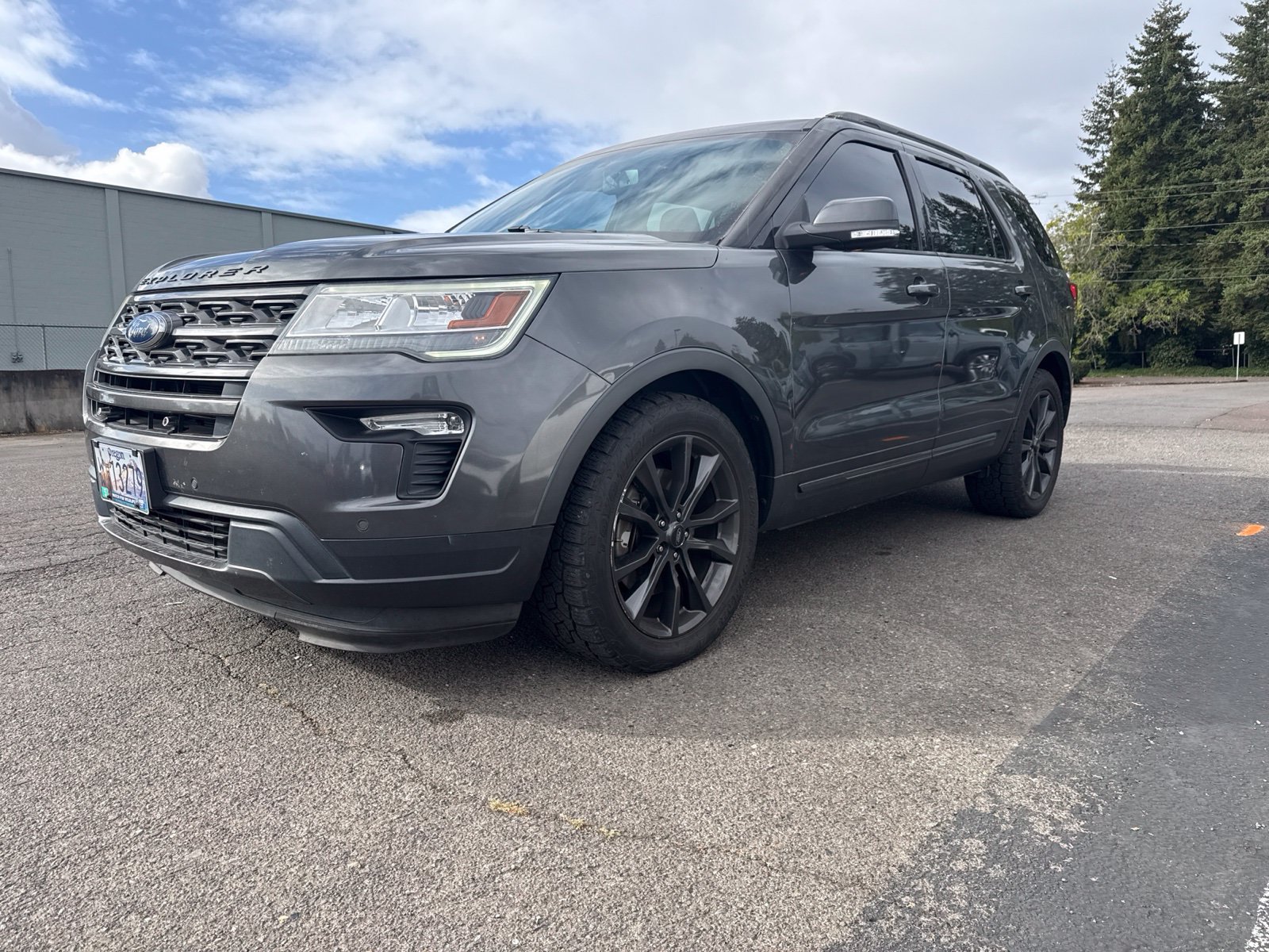 Used 2018 Ford Explorer XLT w/ Equipment Group 202A FWD image 1