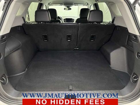 Used 2024 GMC Terrain SLT AWD/4WD image 16