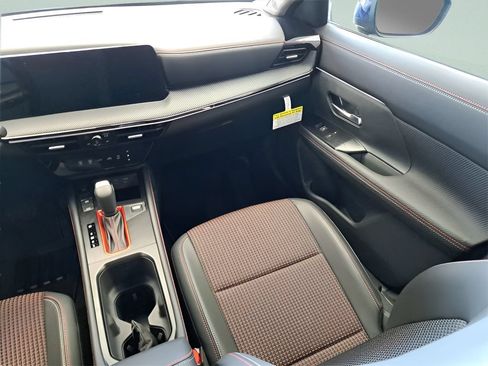 Certified 2025 Nissan Kicks SR FWD image 22