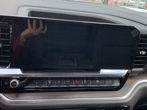 Used 2025 GMC Sierra 2500 SLT image 24