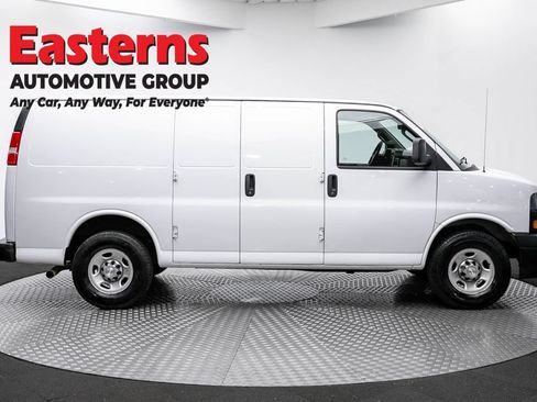 Used 2021 Chevrolet Express 2500 RWD image 4