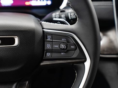 Used 2023 Jeep Grand Cherokee 4WD 4xe image 17