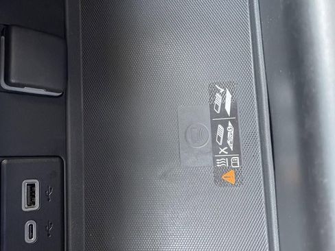 Used 2024 GMC Yukon AT4 w/ Technology Package image 23