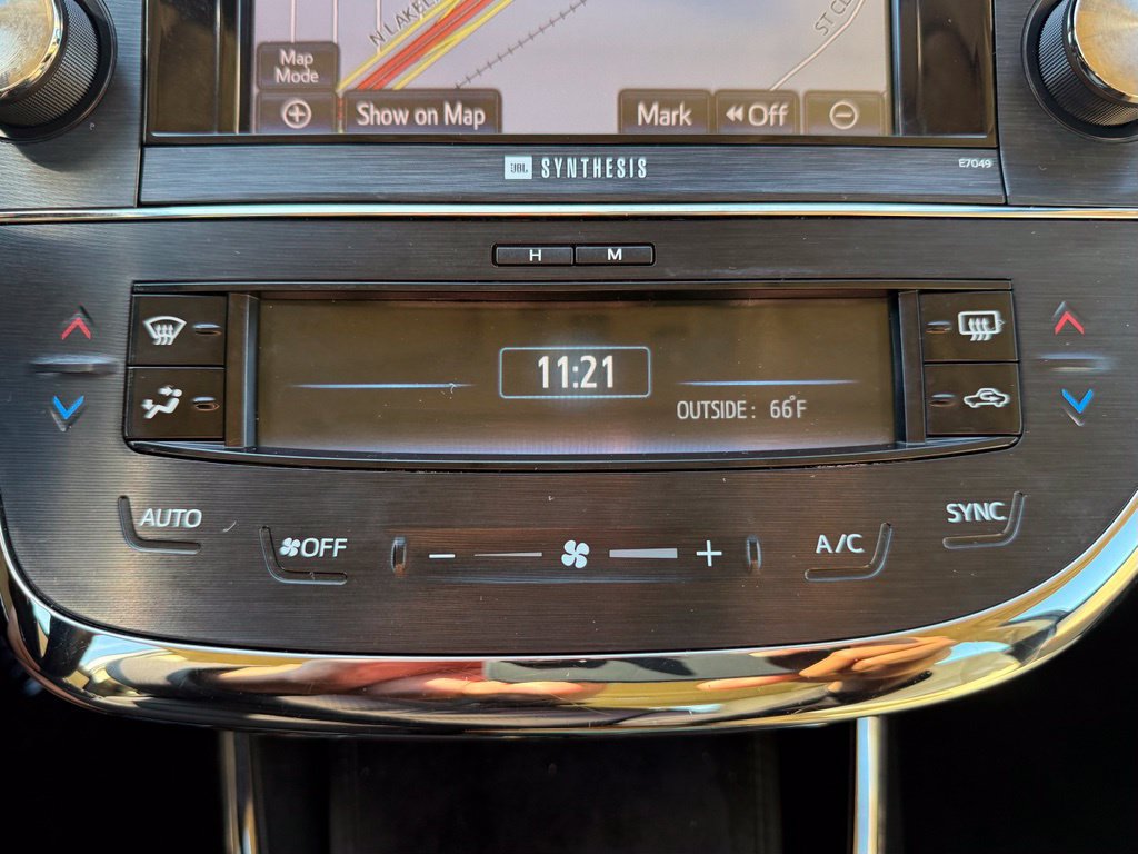 Used 2014 Toyota Avalon Limited FWD image 35