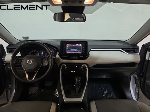Used 2021 Toyota RAV4 XLE Premium FWD image 12