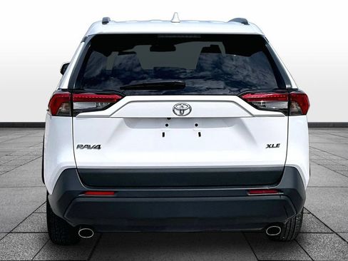 Used 2024 Toyota RAV4 XLE FWD image 4