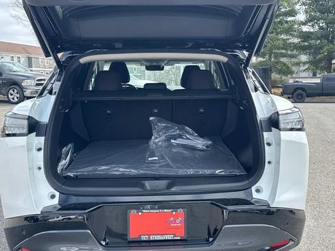 New 2026 Nissan Murano Platinum image 13