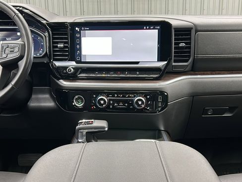 Used 2023 GMC Sierra 1500 SLT image 23