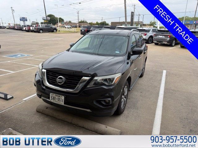 Used 2018 Nissan Pathfinder SV FWD image 2