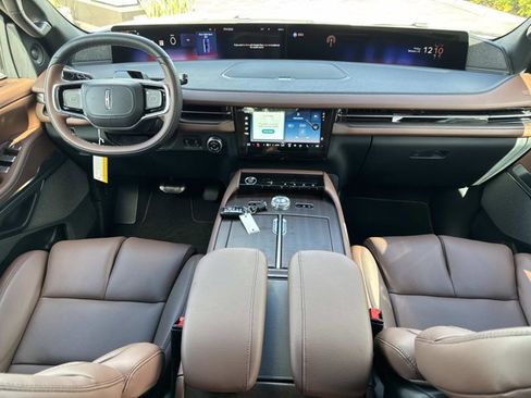 New 2026 Lincoln Navigator L Reserve image 24