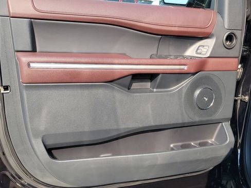 Used 2022 Ford Expedition Limited RWD image 7