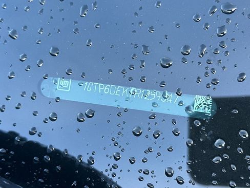 Used 2024 GMC Canyon AT4 w/ LPO, Off Road Lift Package image 8