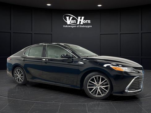 Used 2023 Toyota Camry XLE w/ Cold Weather Package FWD image 1