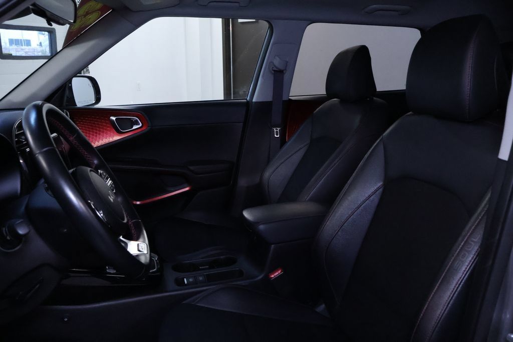 Used 2023 Kia Soul GT-Line w/ GT-Line Technology Package FWD image 15