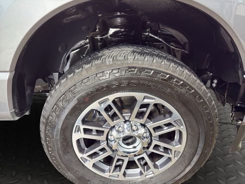 Used 2025 Ford F250 Platinum w/ Platinum Plus Package image 21