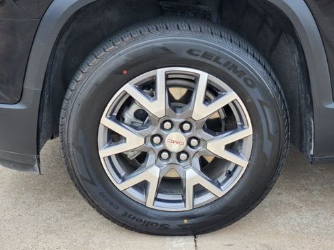 Used 2023 GMC Acadia SLT image 10