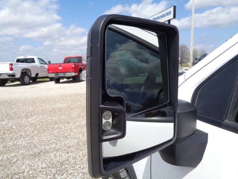 Used 2022 Chevrolet Silverado 2500 LT w/ Fleet Comfort Package image 13