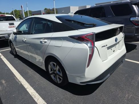 Used 2016 Toyota Prius Three Touring FWD image 6