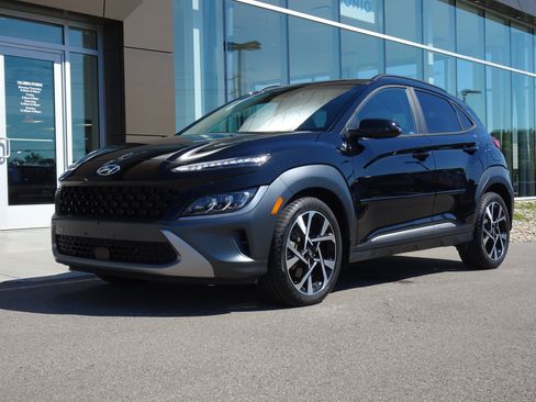 Used 2023 Hyundai Kona Limited AWD/4WD image 1