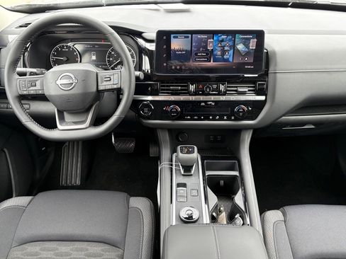 New 2026 Nissan Pathfinder SV image 10