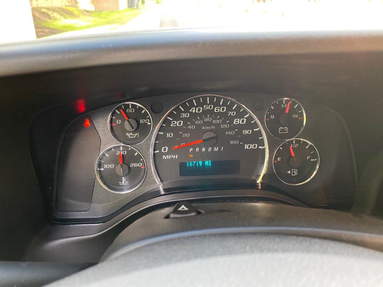 Used 2024 Chevrolet Express 2500 w/ Driver Convenience Package RWD image 46