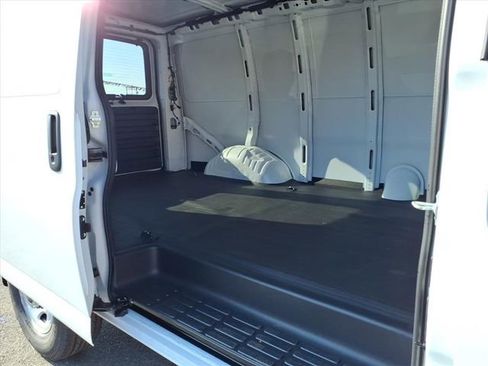 New 2025 GMC Savana 2500 image 8
