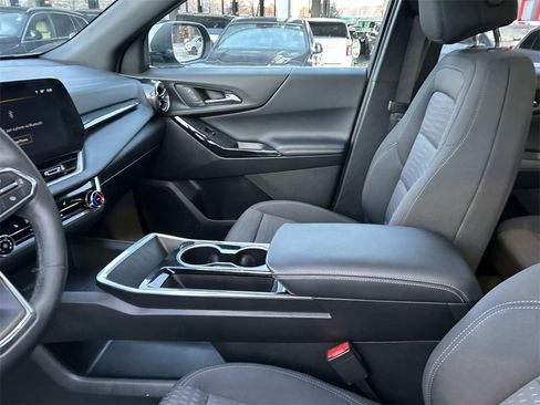 Used 2025 Chevrolet Equinox LT image 20