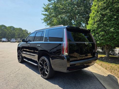 Used 2018 Cadillac Escalade Luxury AWD/4WD image 3