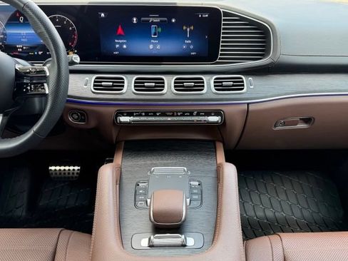 Used 2026 Mercedes-Benz GLS 580 4MATIC image 14