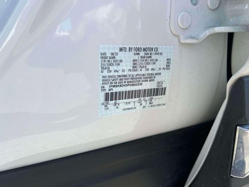 Used 2023 Ford Explorer XLT w/ Equipment Group 202A AWD/4WD image 23