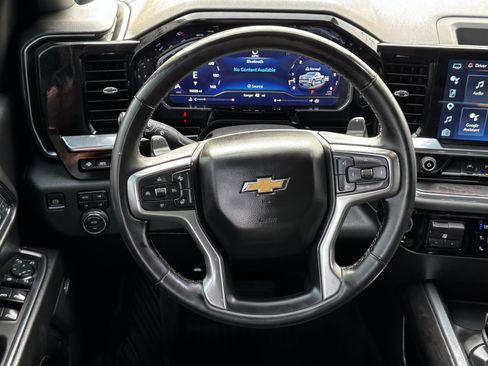 Used 2025 Chevrolet Silverado 1500 LTZ AWD/4WD image 15