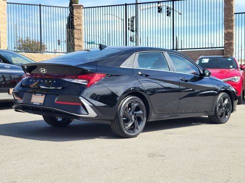 New 2026 Hyundai Elantra SEL Sport Premium image 2